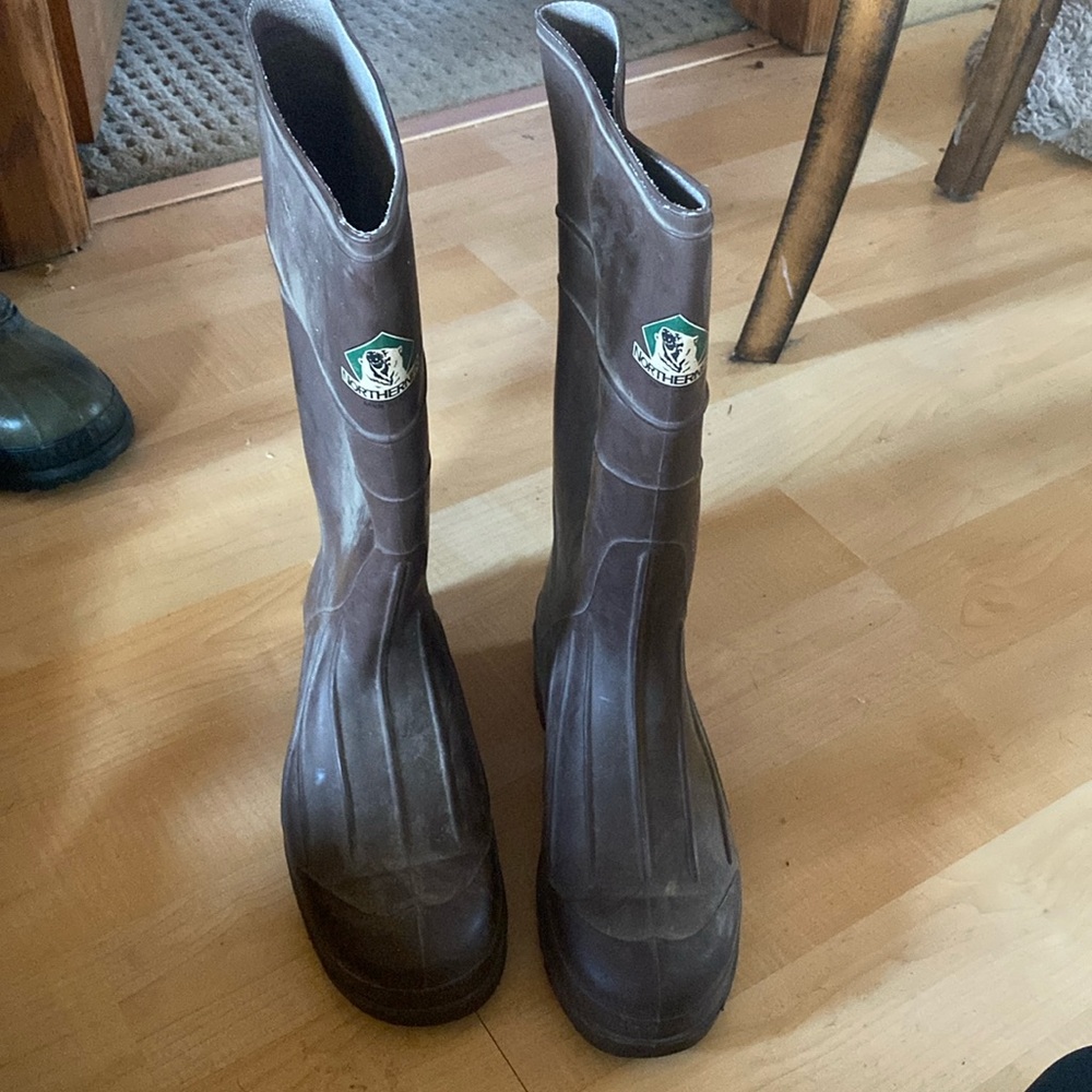 Muck boots